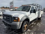 Used 2005 Ford F450 2WD Crew Cab Super Duty image 3