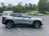 Certified 2025 Chevrolet Trax LT w/ LT Convenience Package image 2