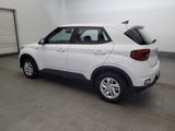 Used 2021 Hyundai Venue SE image 3