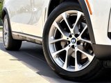 Certified 2022 BMW X5 xDrive40i w/ Premium Package image 2