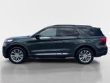 Certified 2022 Ford Explorer XLT w/ Equipment Group 202A image 3