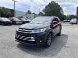 Used 2017 Toyota Highlander XLE image 2