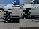 Used 2018 GMC Yukon Denali image 2