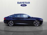 Used 2018 Honda Accord Sport image 2