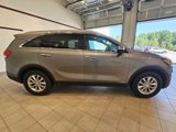 Used 2017 Kia Sorento LX w/ LX Convenience Package image 6