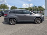 Used 2019 Toyota Highlander XLE image 3