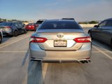 Used 2019 Toyota Camry SE image 3