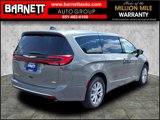 New 2025 Chrysler Pacifica Select image 3