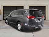 Used 2018 Chrysler Pacifica Touring Plus image 2