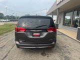 Used 2017 Chrysler Pacifica Limited image 4