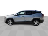 Used 2024 GMC Terrain SLE image 5