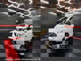 Used 2011 Toyota Yaris 4-Door Hatchback image 2