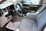 Used 2017 Toyota Highlander LE image 6