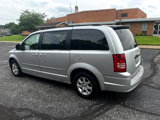 Used 2010 Chrysler Town & Country Touring image 4