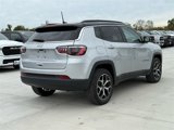 New 2025 Jeep Compass Limited image 4