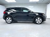Used 2019 Volvo XC40 T5 Momentum image 2