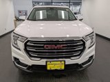 Used 2022 GMC Terrain SLT w/ Infotainment Package II image 2