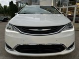 Used 2017 Chrysler Pacifica Platinum image 3