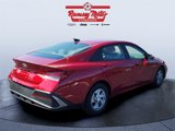 Used 2024 Hyundai Elantra SE image 5