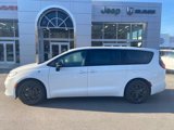 New 2023 Chrysler Pacifica Limited w/ S Appearance Package image 3