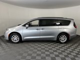 Used 2021 Chrysler Pacifica Touring-L image 4