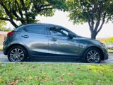 Used 2020 Toyota Yaris XLE image 6