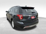 Used 2017 Ford Explorer XLT image 3