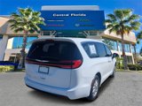 New 2025 Chrysler Pacifica Select image 5