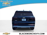 Used 2025 Chevrolet Traverse LT image 4