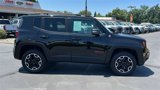 Used 2017 Jeep Renegade Trailhawk w/ Premium Trailhawk Package image 3