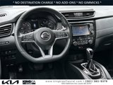 Used 2017 Nissan Rogue SV image 2