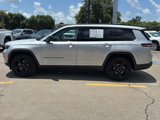 Used 2022 Jeep Grand Cherokee L Laredo image 4