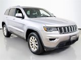 Used 2021 Jeep Grand Cherokee Laredo image 3