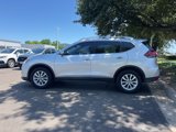 Used 2017 Nissan Rogue SV image 4