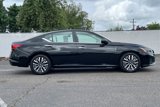 Used 2024 Nissan Altima 2.5 SV image 3