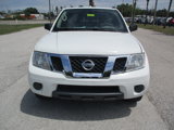 Used 2017 Nissan Frontier SV image 2