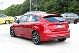 Used 2016 Ford Focus SE w/ SE Sport Package image 5