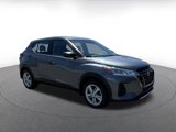 Used 2024 Nissan Kicks S image 2