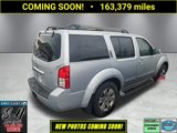 Used 2010 Nissan Pathfinder SE w/ SE Premium Journey Pkg image 2