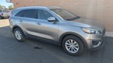 Used 2017 Kia Sorento LX image 2