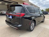New 2025 Chrysler Pacifica Select w/ Uconnect Theater Family Group image 5