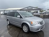 Used 2013 Chrysler Town & Country Touring image 2
