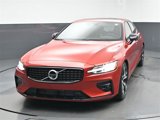 Used 2021 Volvo S60 T5 R-Design image 3