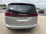 Used 2023 Chrysler Pacifica Touring-L image 3