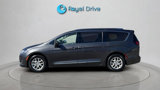 Used 2020 Chrysler Pacifica Touring-L image 4