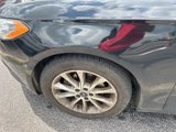 Used 2017 Ford Fusion SE w/ Fusion SE Technology Package image 4