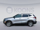 Used 2021 Kia Seltos EX image 2