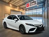Used 2024 Toyota Camry SE image 3