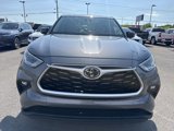 Used 2021 Toyota Highlander LE image 2