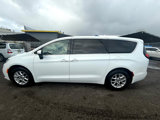 Used 2023 Chrysler Pacifica Touring-L image 2